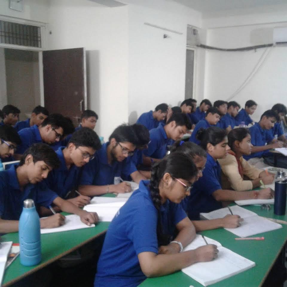 Aayam Infinity Classes Photos - Aayam Infinity Classes photo 2